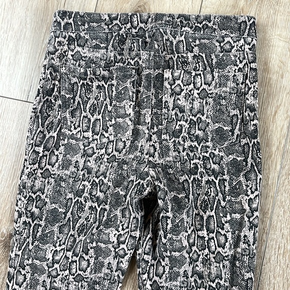 SPANX Jean-ish Snake Skin Print Jeggings Leggings Pants - Picture 8 of 13